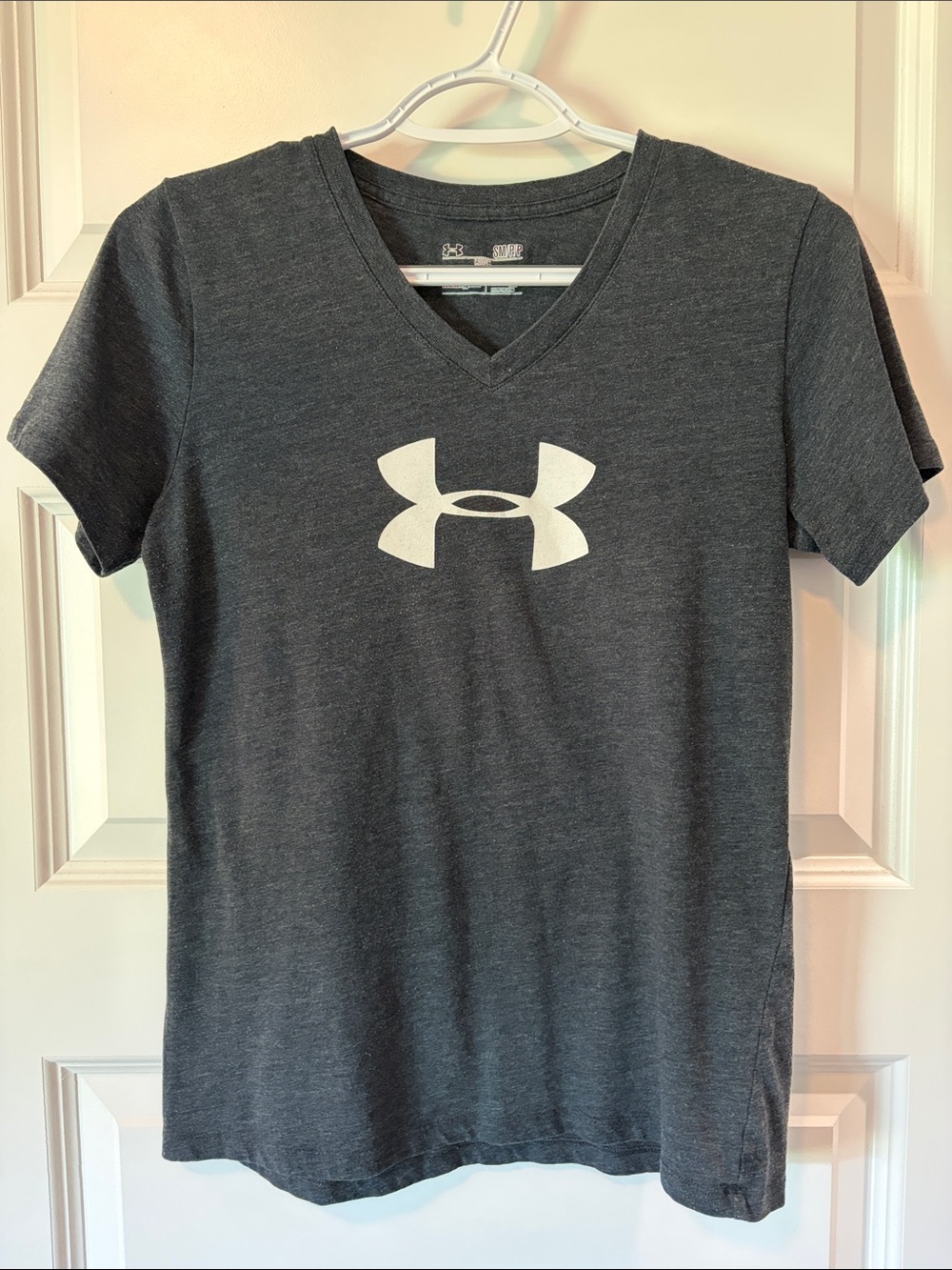 Under Armour Tech V-Neck Graphic Training Tee Heather Charcoal Gray Size S